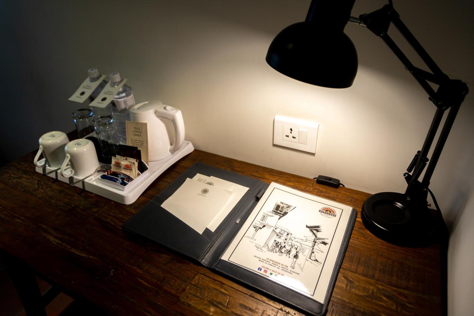 Hotel Roadhouse, Thamel, Kathmandu- Contemporary Boutique Bagian luar foto
